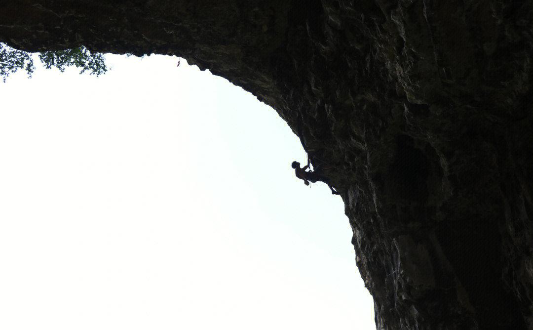 开云·Kaiyun网页版-野外洞穴探险攀岩，挑战自然的极限